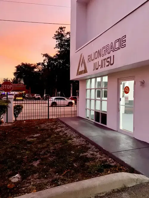 Front entrance of Rilion Gracie Fort Lauderdale on Griffin Road